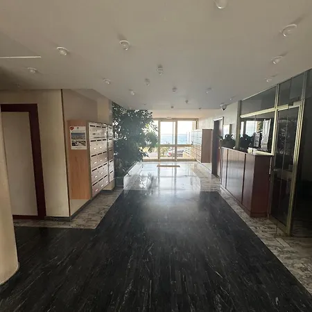 Cosy - Bord De מנטון